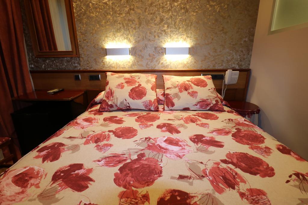 מדריד Hostal Hispano - Argentino Gran Via מראה חיצוני תמונה