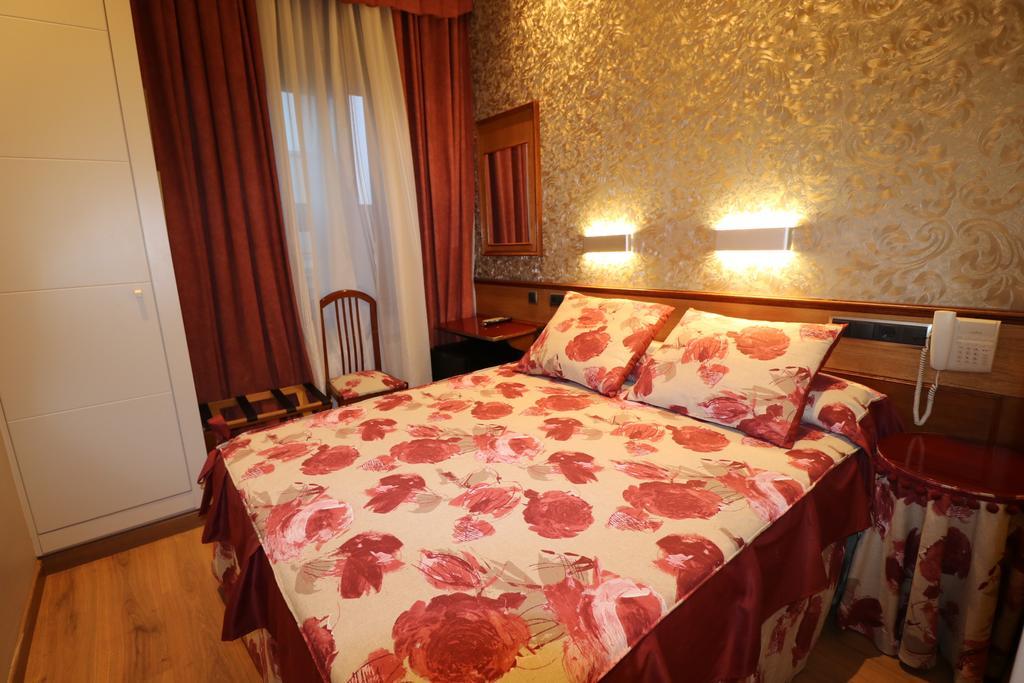 מדריד Hostal Hispano - Argentino Gran Via מראה חיצוני תמונה