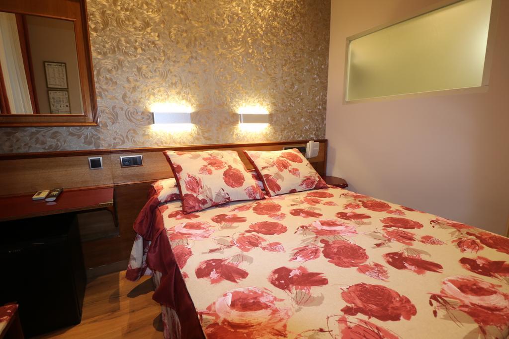 מדריד Hostal Hispano - Argentino Gran Via מראה חיצוני תמונה